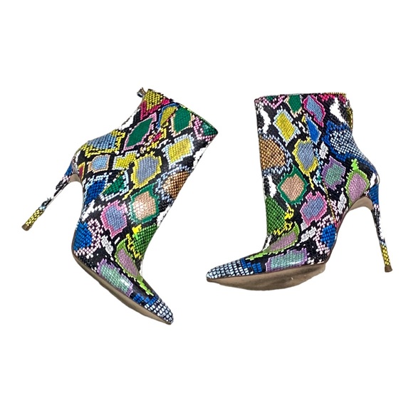 Steve Madden Womens Valiant multi snake  Pointed Toe Ankle Boots Shoes 7.5 - Picture 2 of 13
